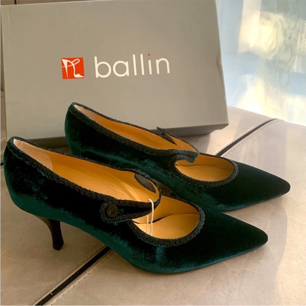 🌲 Ballin Dark Forest Green Velvet Shoes/Heels size 40- NIB